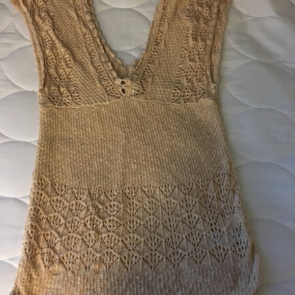Banana Republic V neck sleeveless sweater - Picture 2 of 5